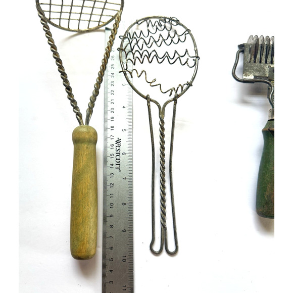 VTG. Potato Masher and Noodle Cutter w/Green Handle-Wire Wisk Twisted Handle - Picture 4 of 5